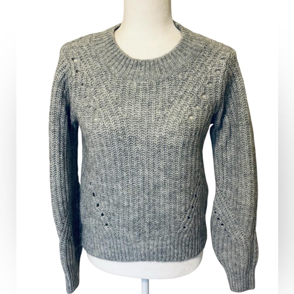 GAP Gray Knit Crew Neck Sweater Size XSmall